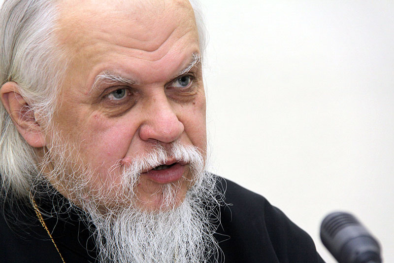 Церковь не будет прекращать прием гуманитарной помощи для Крымска